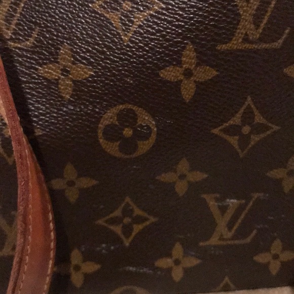 *AUTHENTIC* Louis Vuitton Bag - Picture 2 of 8